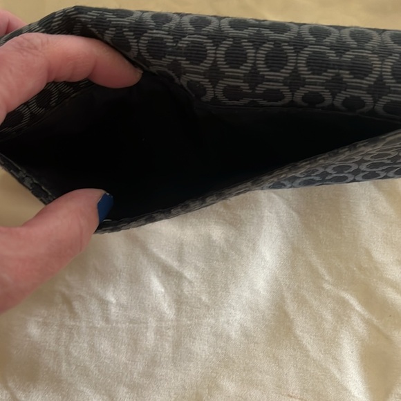 GREAT CONDITION COACH MADISON OP ART SIGNATURE SLIM BLACK WITH HARDWARE - Picture 4 of 10